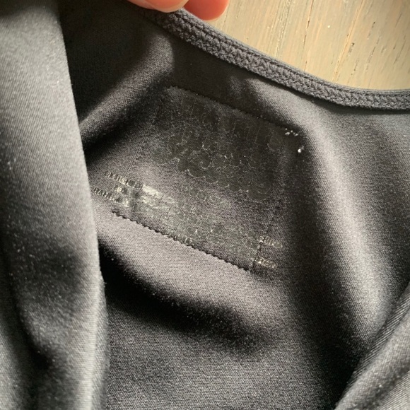 Frankie’s bikinis speedy long sleeves crop top size medium - Picture 8 of 9